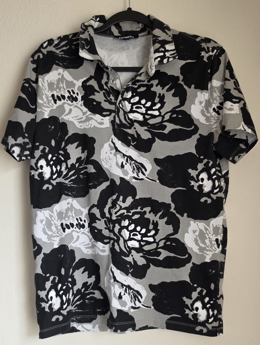 Men's Express Black Gray White Floral Short Sleeve Button Polo Size Medium